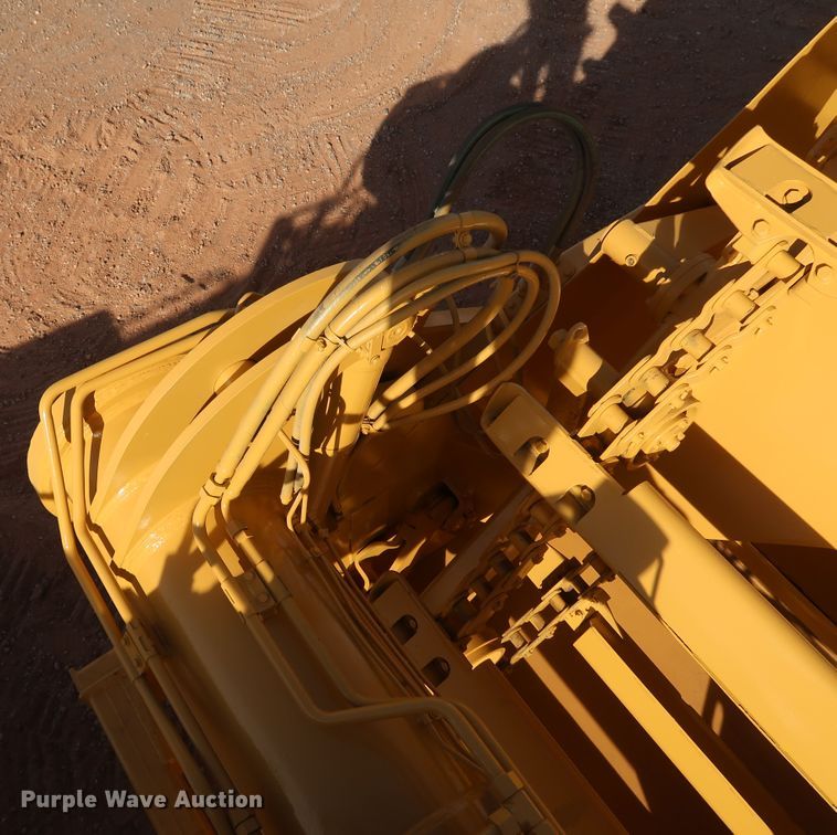 image for item DK3584 2004 Caterpillar 615C Series II  elevating scraper