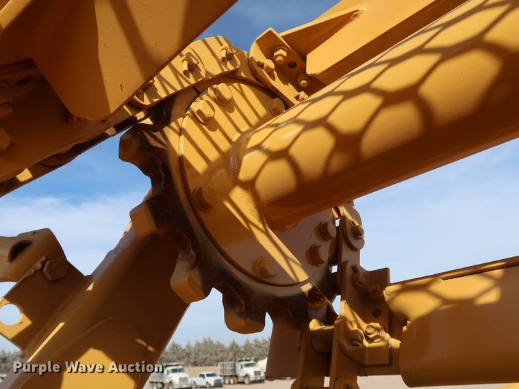 image for item DK3584 2004 Caterpillar 615C Series II  elevating scraper