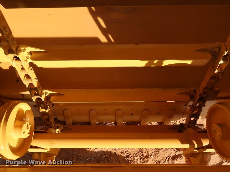 image for item DK3584 2004 Caterpillar 615C Series II  elevating scraper