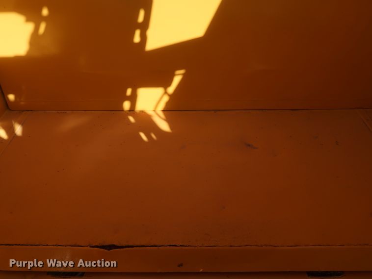 image for item DK3584 2004 Caterpillar 615C Series II  elevating scraper