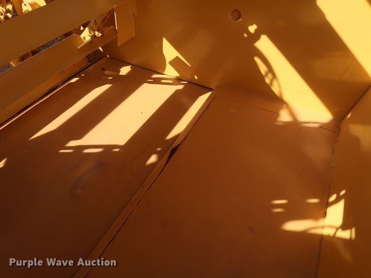 image for item DK3584 2004 Caterpillar 615C Series II  elevating scraper