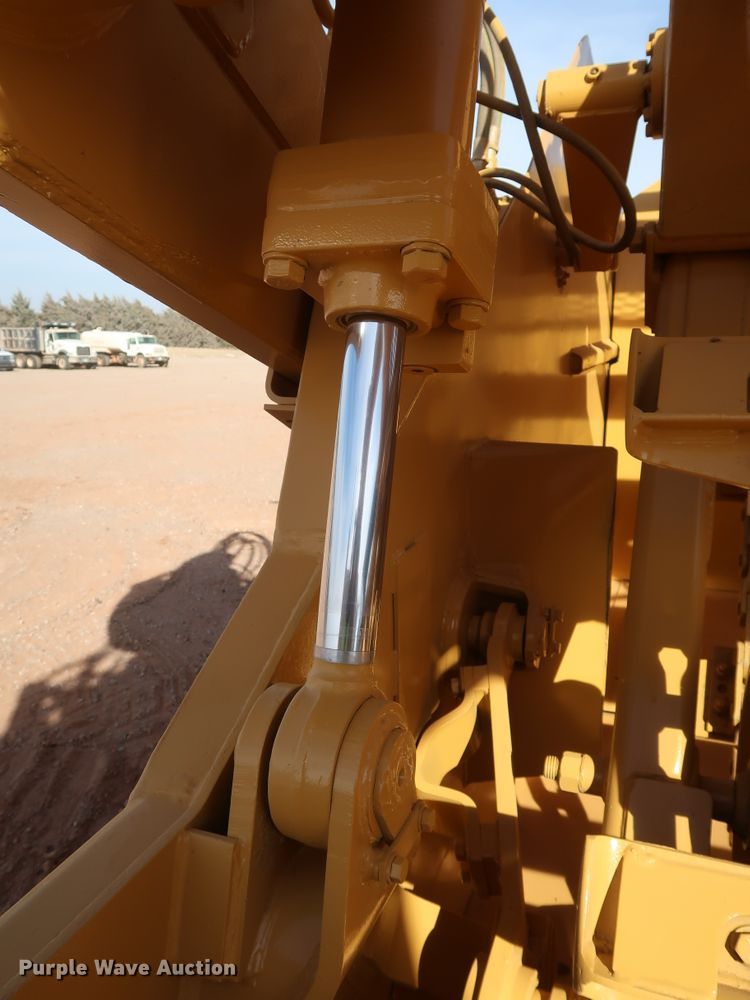 image for item DK3584 2004 Caterpillar 615C Series II  elevating scraper