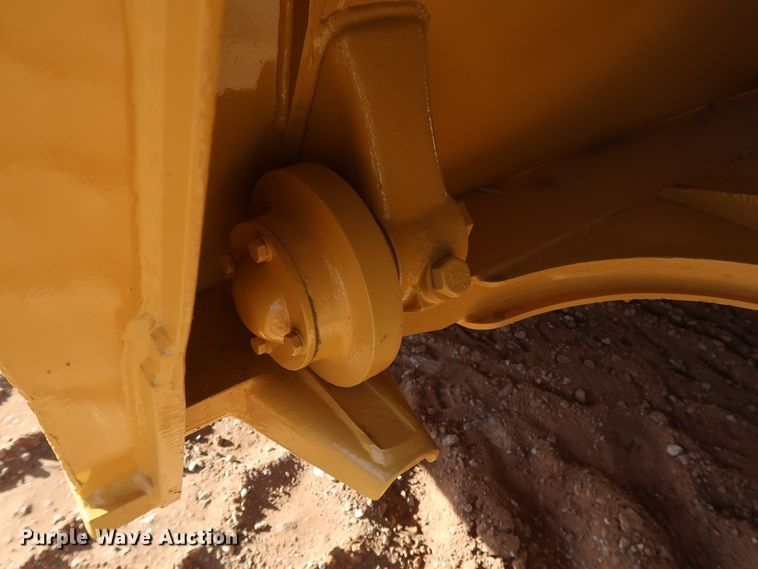 image for item DK3584 2004 Caterpillar 615C Series II  elevating scraper