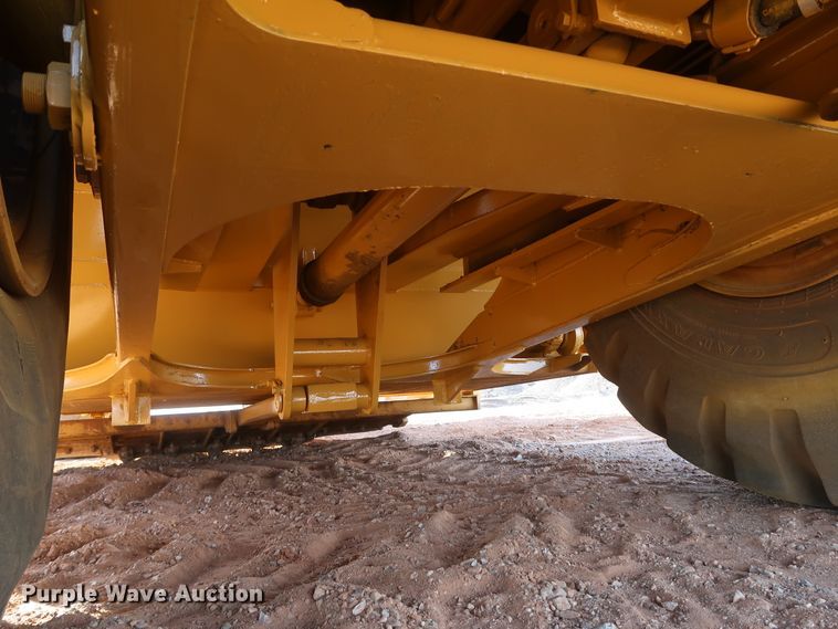 image for item DK3584 2004 Caterpillar 615C Series II  elevating scraper