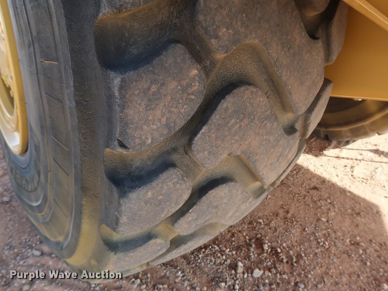 image for item DK3584 2004 Caterpillar 615C Series II  elevating scraper