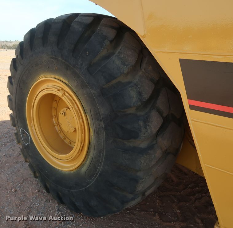 image for item DK3584 2004 Caterpillar 615C Series II  elevating scraper