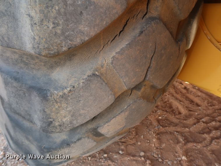 image for item DK3584 2004 Caterpillar 615C Series II  elevating scraper