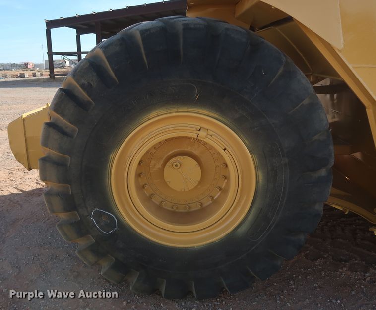 image for item DK3584 2004 Caterpillar 615C Series II  elevating scraper