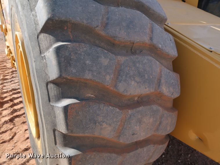 image for item DK3584 2004 Caterpillar 615C Series II  elevating scraper