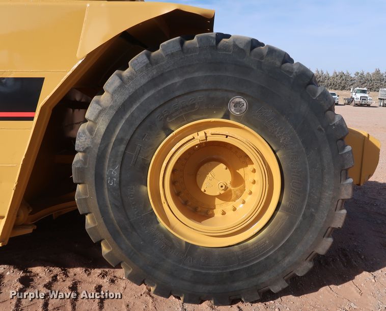 image for item DK3584 2004 Caterpillar 615C Series II  elevating scraper