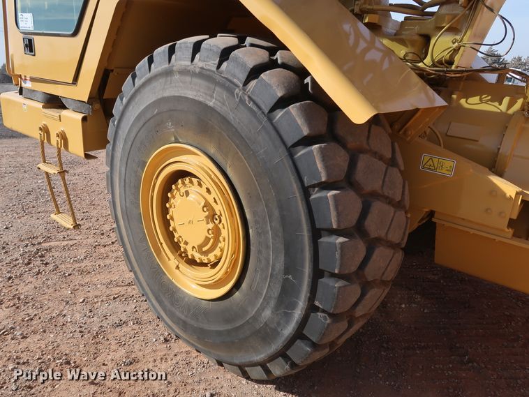 image for item DK3584 2004 Caterpillar 615C Series II  elevating scraper