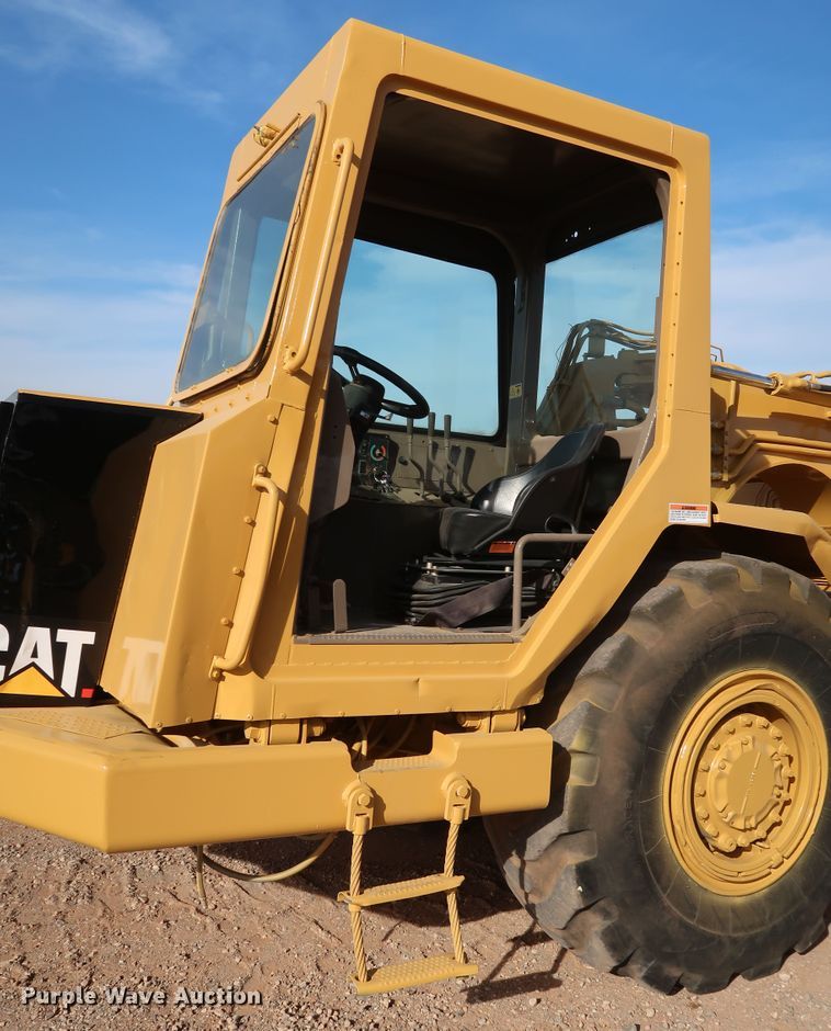 image for item DK3585 2000 Caterpillar 613C Series II  elevating scraper