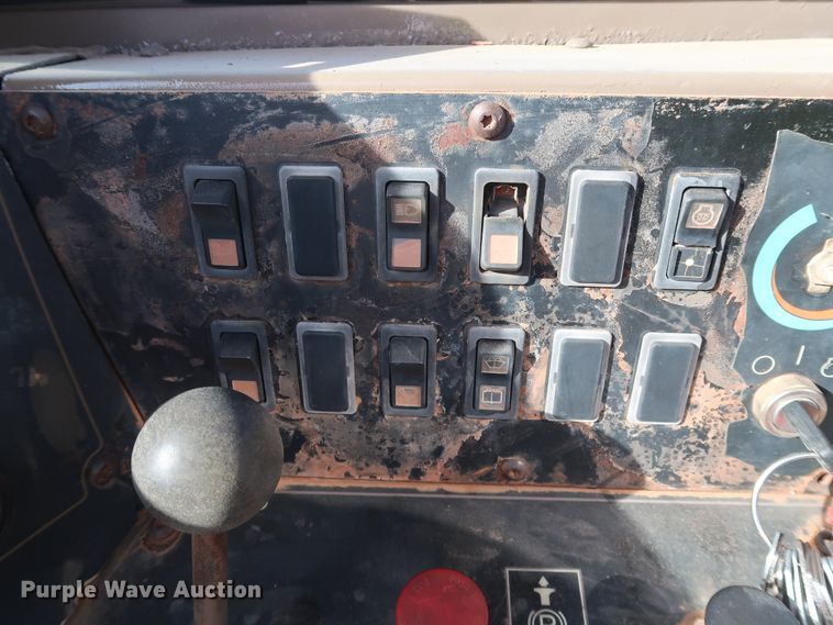 image for item DK3585 2000 Caterpillar 613C Series II  elevating scraper