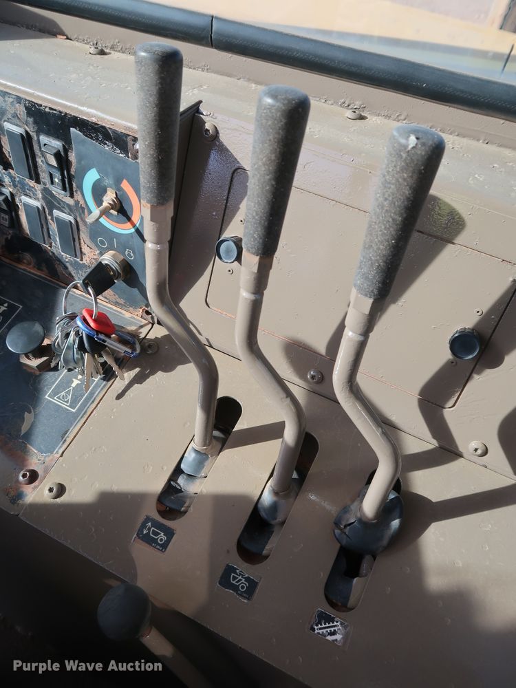 image for item DK3585 2000 Caterpillar 613C Series II  elevating scraper