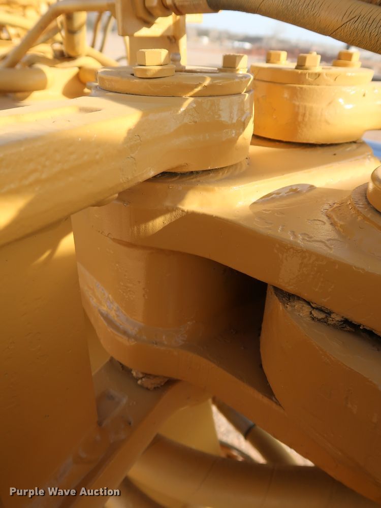 image for item DK3585 2000 Caterpillar 613C Series II  elevating scraper