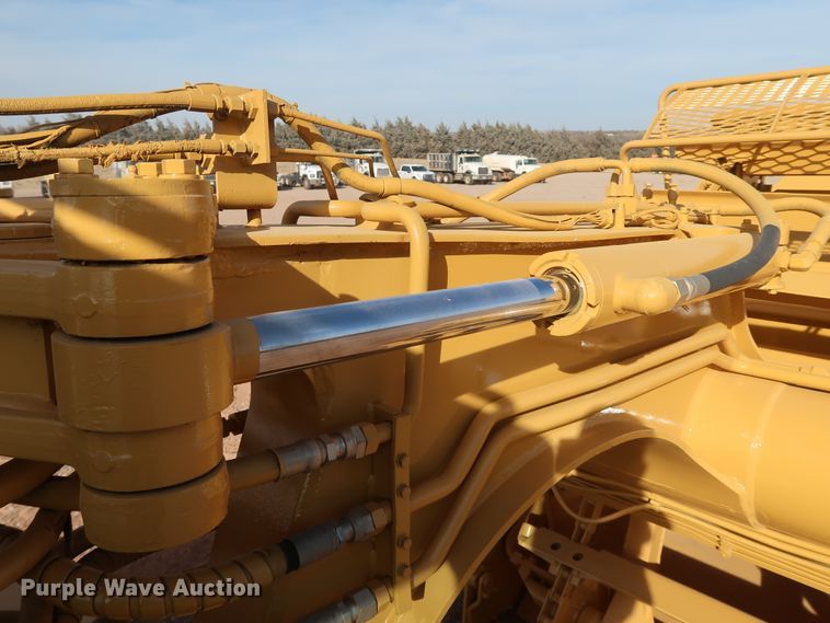 image for item DK3585 2000 Caterpillar 613C Series II  elevating scraper