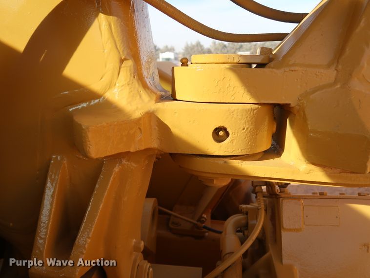 image for item DK3585 2000 Caterpillar 613C Series II  elevating scraper