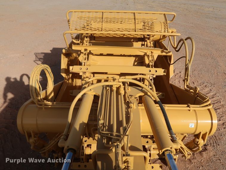 image for item DK3585 2000 Caterpillar 613C Series II  elevating scraper