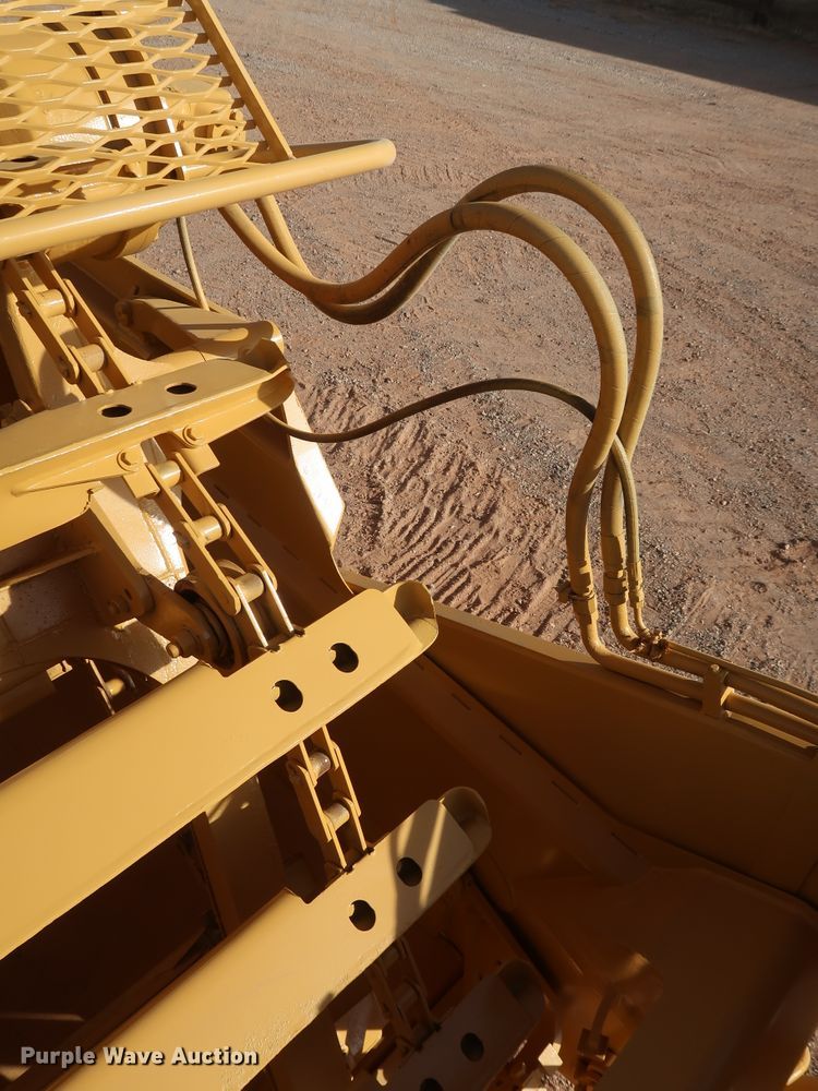 image for item DK3585 2000 Caterpillar 613C Series II  elevating scraper