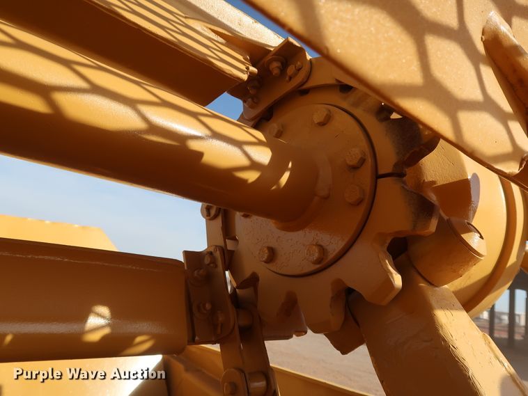 image for item DK3585 2000 Caterpillar 613C Series II  elevating scraper