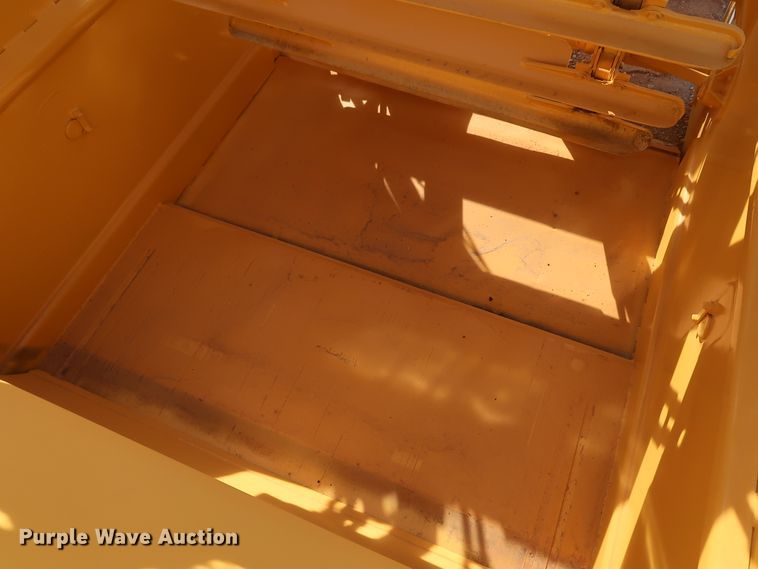 image for item DK3585 2000 Caterpillar 613C Series II  elevating scraper