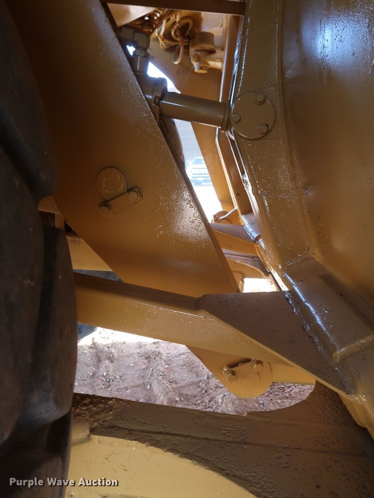 image for item DK3585 2000 Caterpillar 613C Series II  elevating scraper