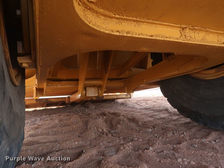 image for item DK3585 2000 Caterpillar 613C Series II  elevating scraper