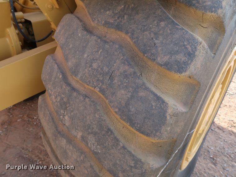 image for item DK3585 2000 Caterpillar 613C Series II  elevating scraper