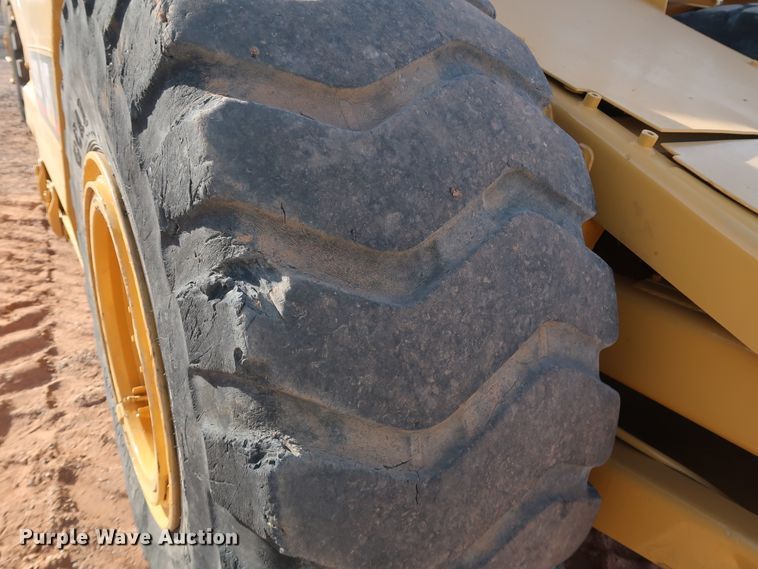 image for item DK3585 2000 Caterpillar 613C Series II  elevating scraper