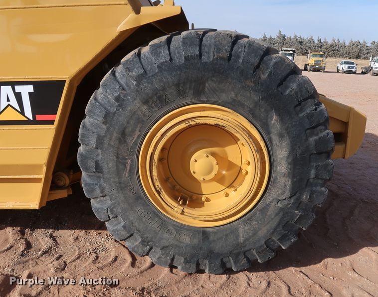 image for item DK3585 2000 Caterpillar 613C Series II  elevating scraper