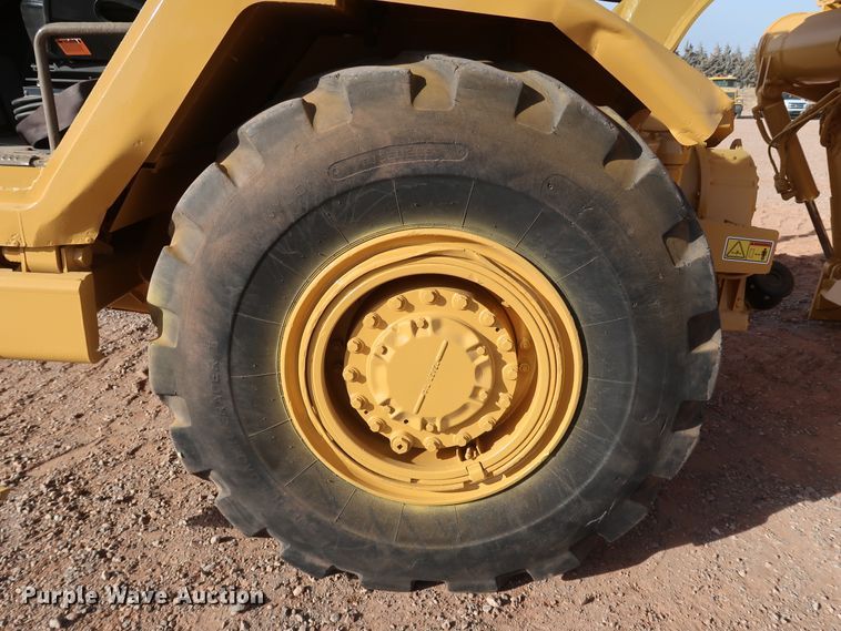 image for item DK3585 2000 Caterpillar 613C Series II  elevating scraper