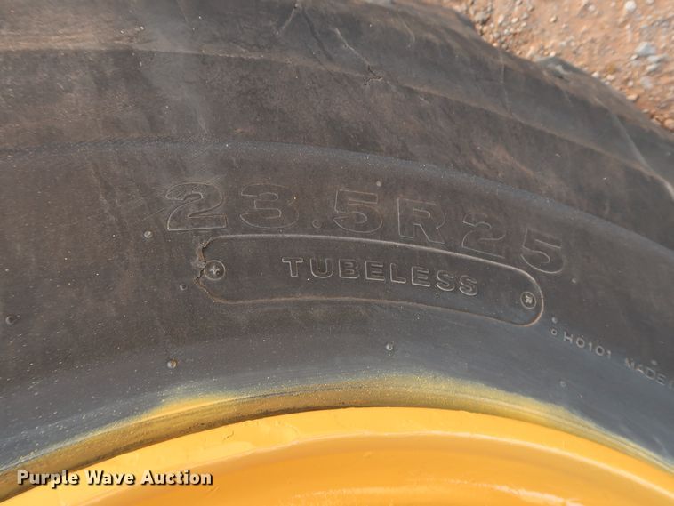 image for item DK3585 2000 Caterpillar 613C Series II  elevating scraper