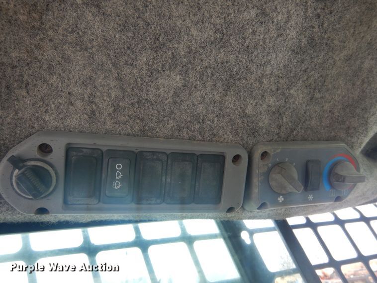 image for item DK4250 2007 Bobcat S175  skid steer loader