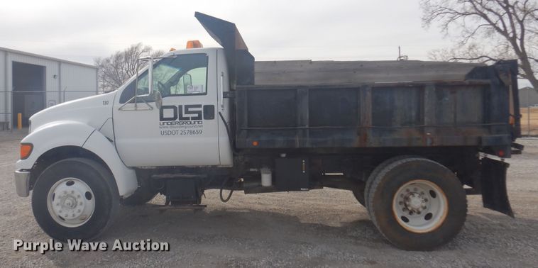 image for item DK4251 2000 Ford F750  dump truck