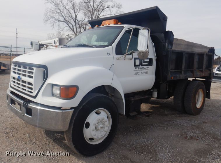 image for item DK4251 2000 Ford F750  dump truck
