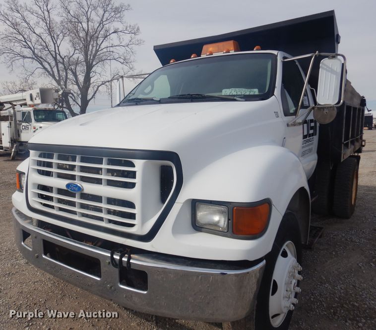 image for item DK4251 2000 Ford F750  dump truck