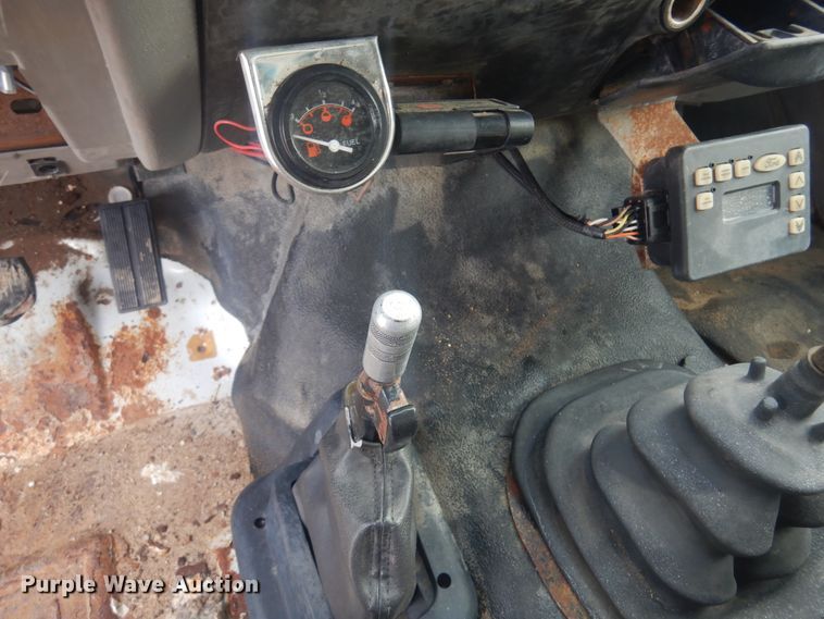 image for item DK4251 2000 Ford F750  dump truck