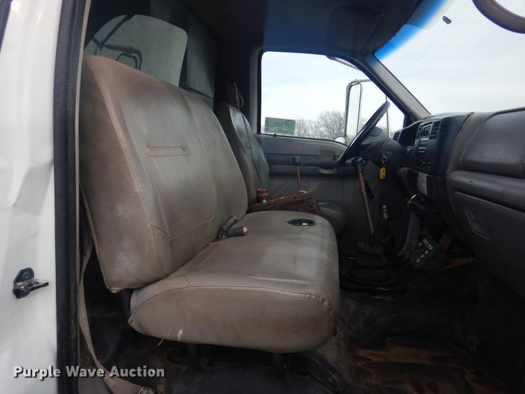 image for item DK4251 2000 Ford F750  dump truck