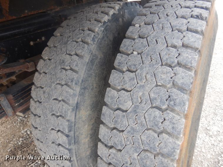 image for item DK4251 2000 Ford F750  dump truck