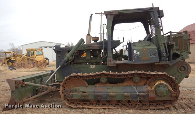 image for item DK4296 1982 Caterpillar D5B  dozer