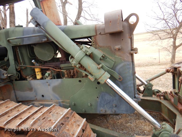 image for item DK4296 1982 Caterpillar D5B  dozer