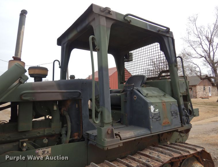 image for item DK4296 1982 Caterpillar D5B  dozer
