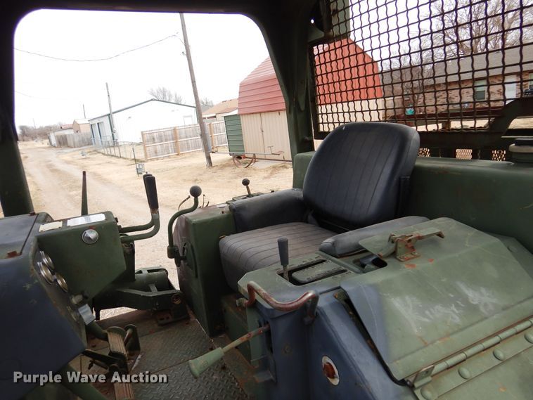 image for item DK4296 1982 Caterpillar D5B  dozer