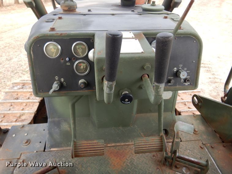 image for item DK4296 1982 Caterpillar D5B  dozer