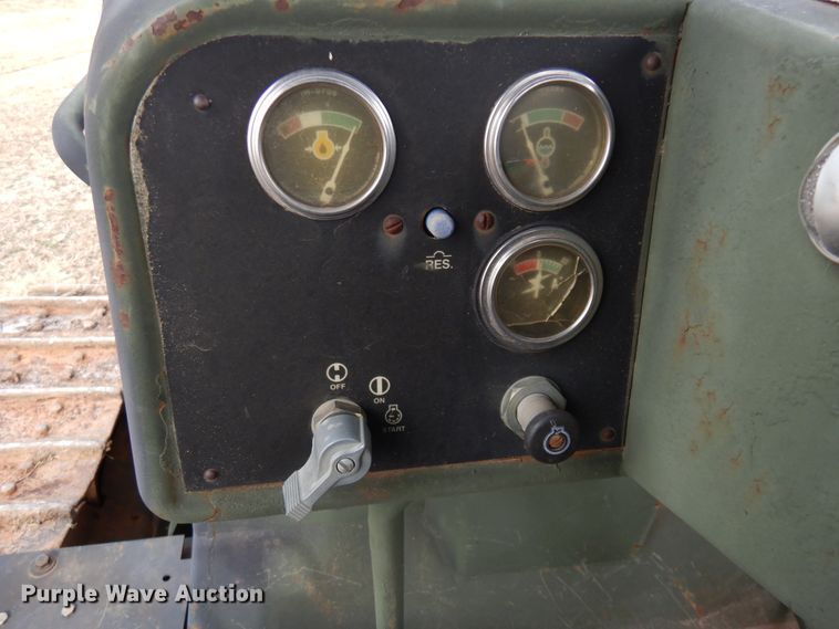 image for item DK4296 1982 Caterpillar D5B  dozer