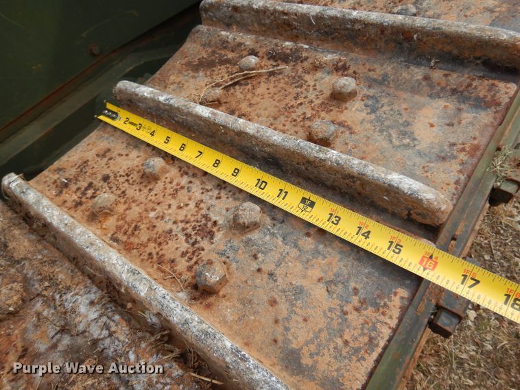 image for item DK4296 1982 Caterpillar D5B  dozer