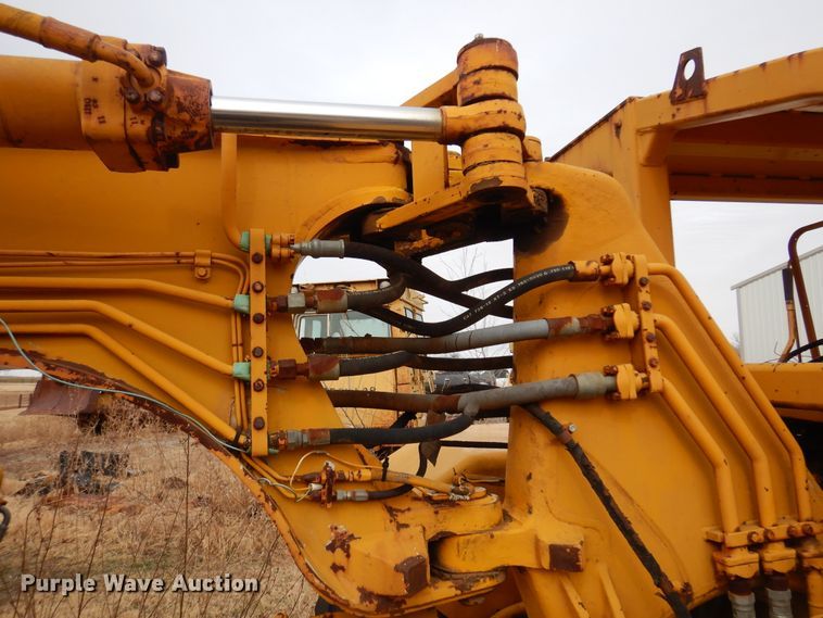image for item DK4297 1972 Caterpillar 613  elevating scraper