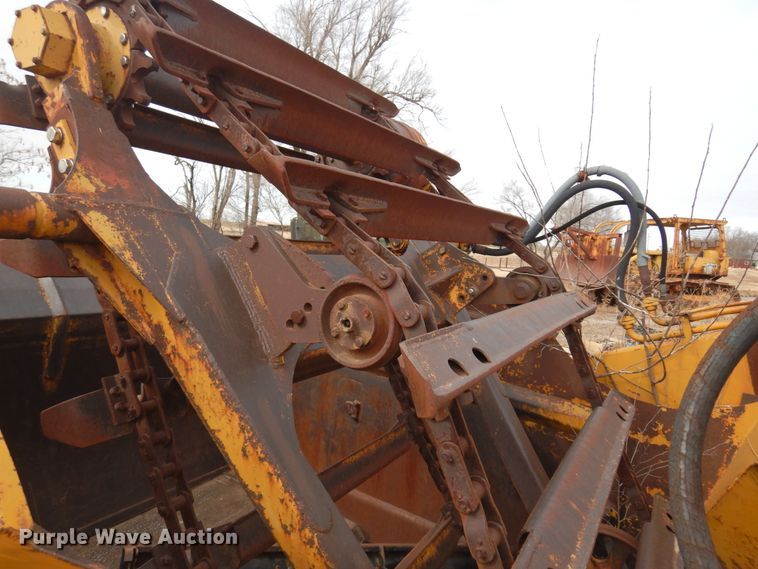 image for item DK4297 1972 Caterpillar 613  elevating scraper