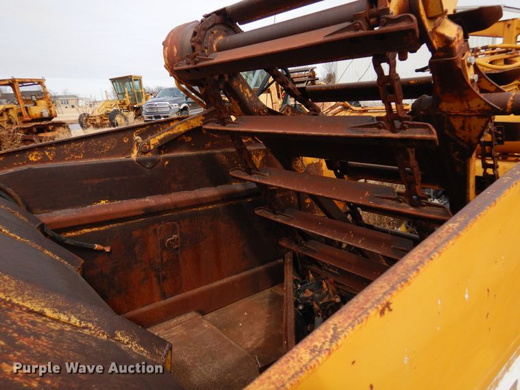 image for item DK4297 1972 Caterpillar 613  elevating scraper