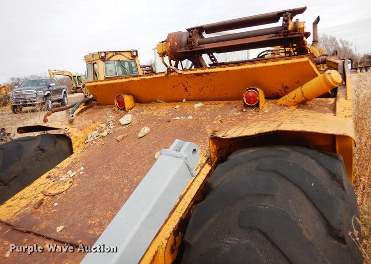 image for item DK4297 1972 Caterpillar 613  elevating scraper